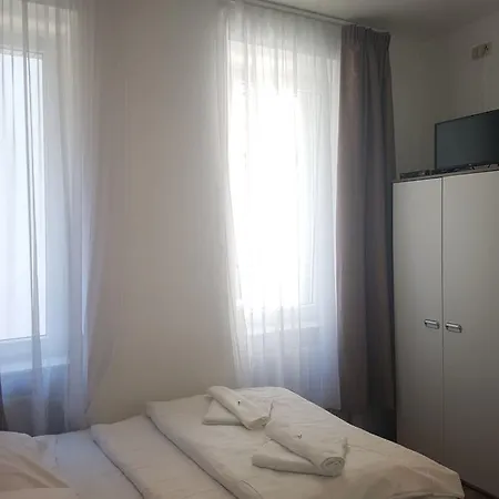 Storch Ii 3* كولونيا