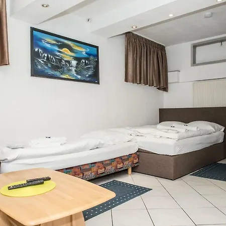 Storch Ii בית הארחה 3*